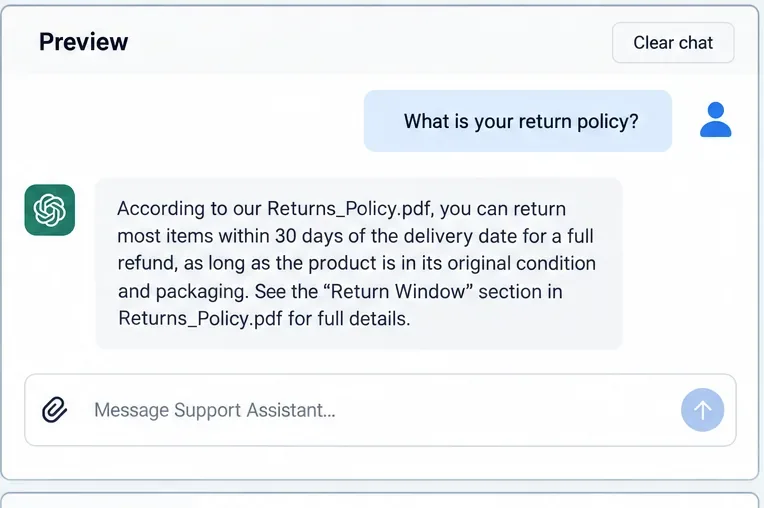 Pré-visualização do chat respondendo a uma pergunta sobre a política de devolução e citando o arquivo Returns_Policy.pdf.